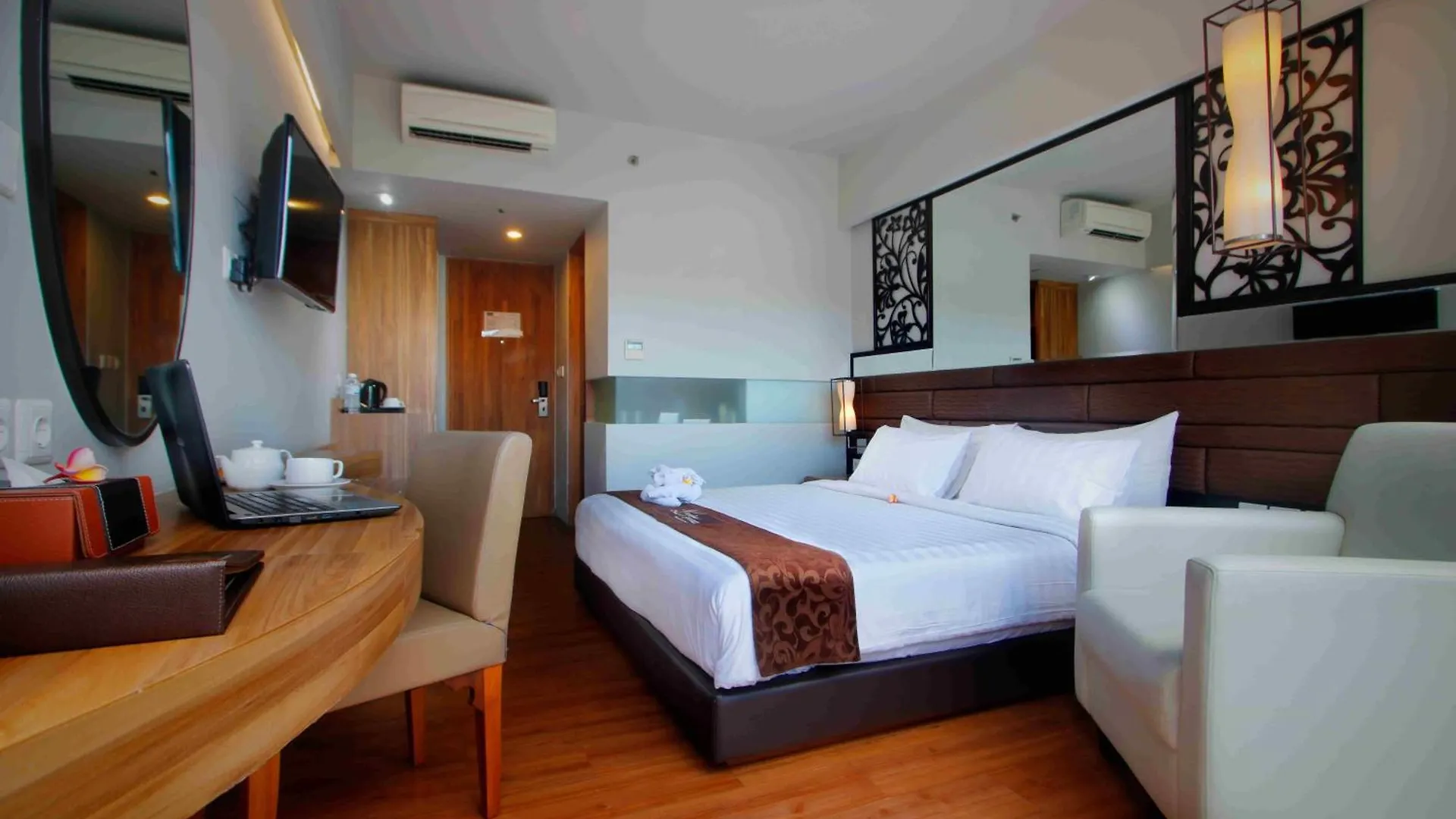The Lerina Hotel Nusa Dua Нуса-Дуа 4*,